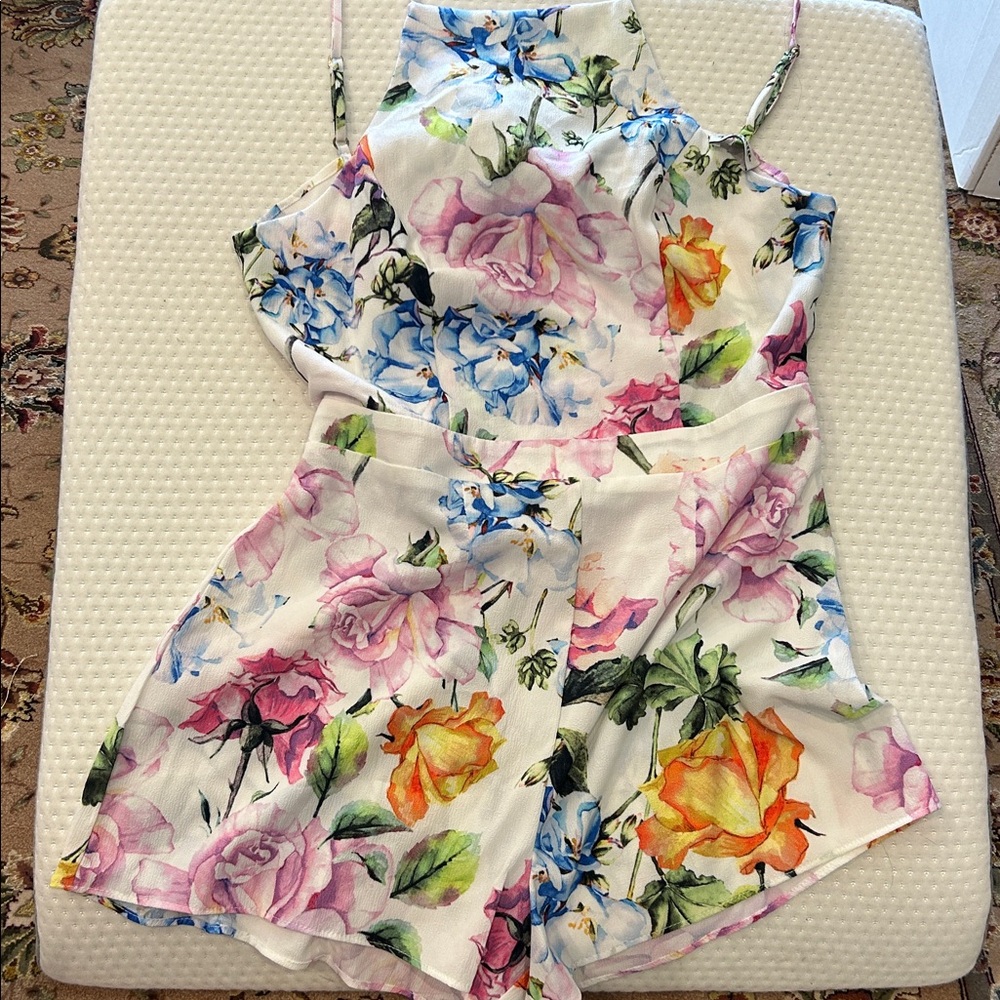 Show Me Your MuMu Floral Romper-sz large - Picture 3 of 8